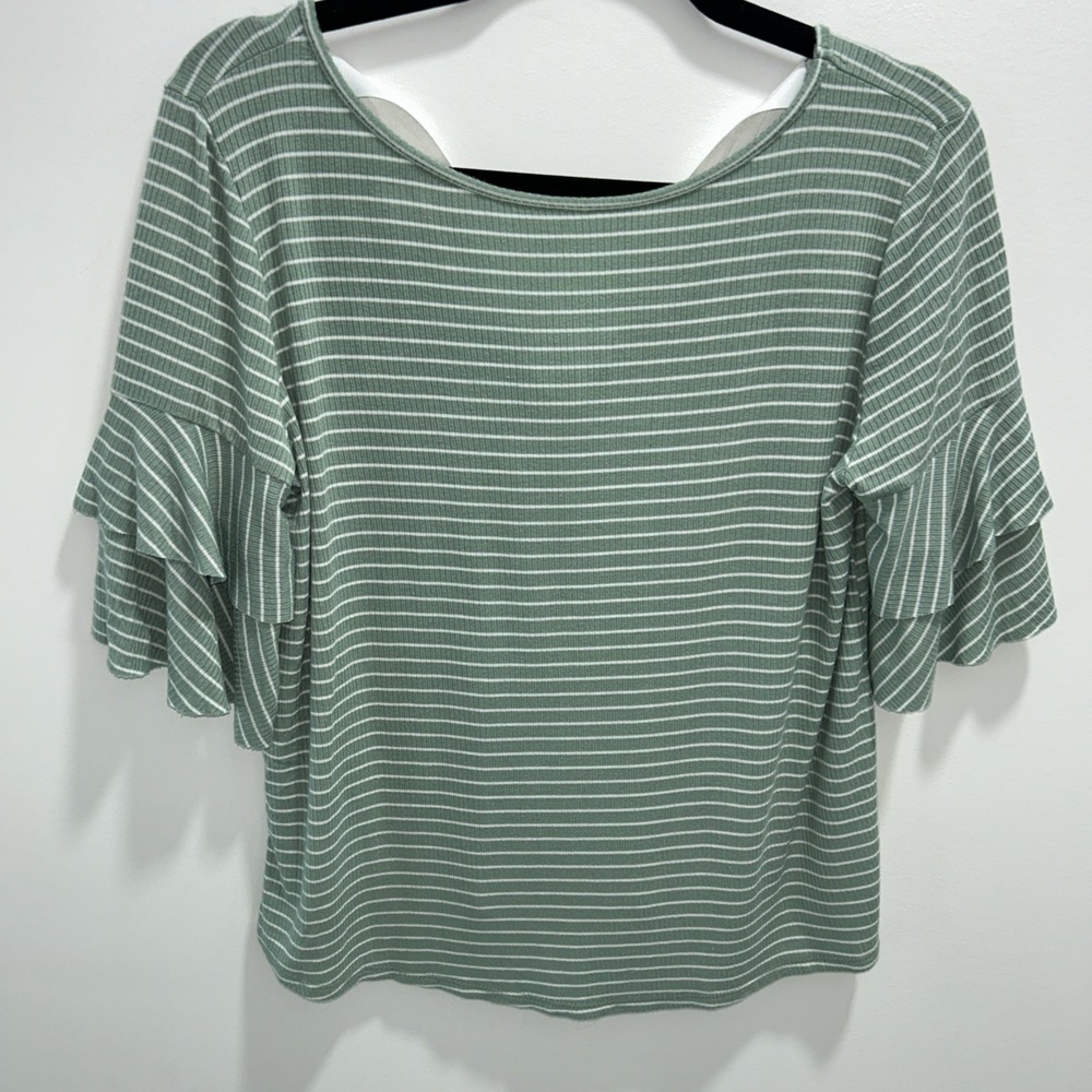 Blu Pepper Sage Green Striped Tiered Ruffle Sleeve Tie Back Top Size Medium